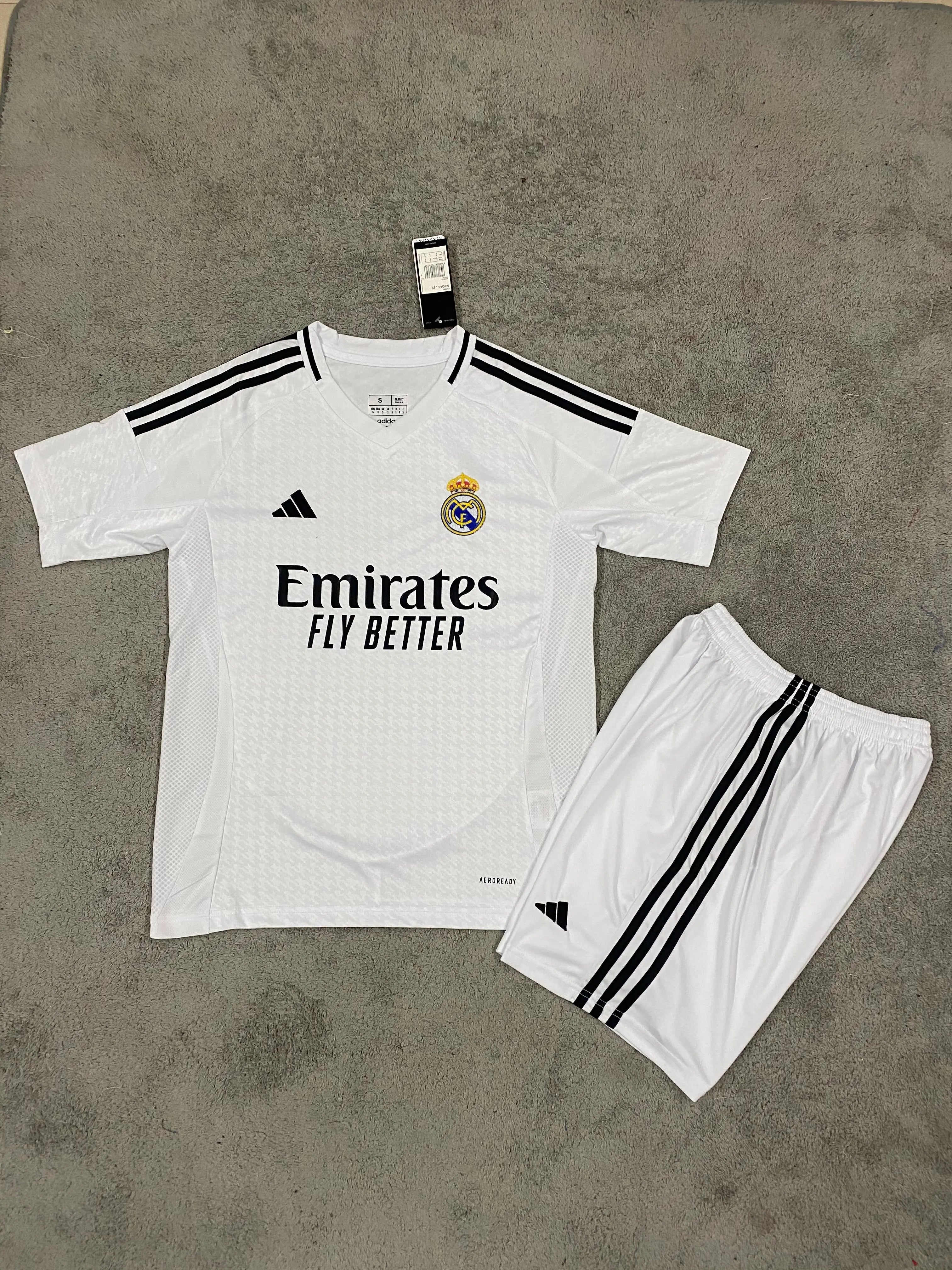 Ensemble Real Madrid 2025 kronosfoot