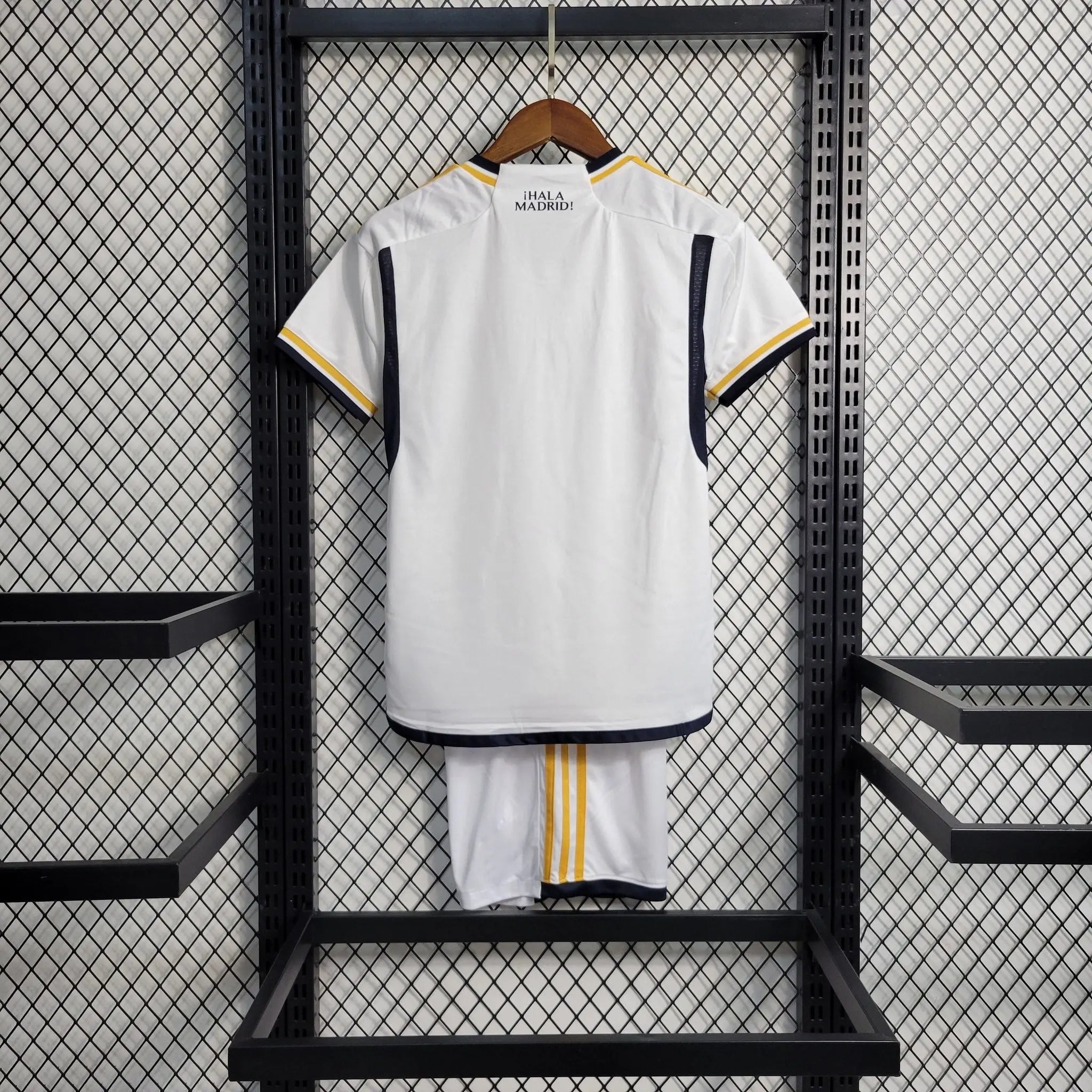 Réal Madrid maillot Domicile ensemble Enfant 2023/2024 L'Univers Du Maillot