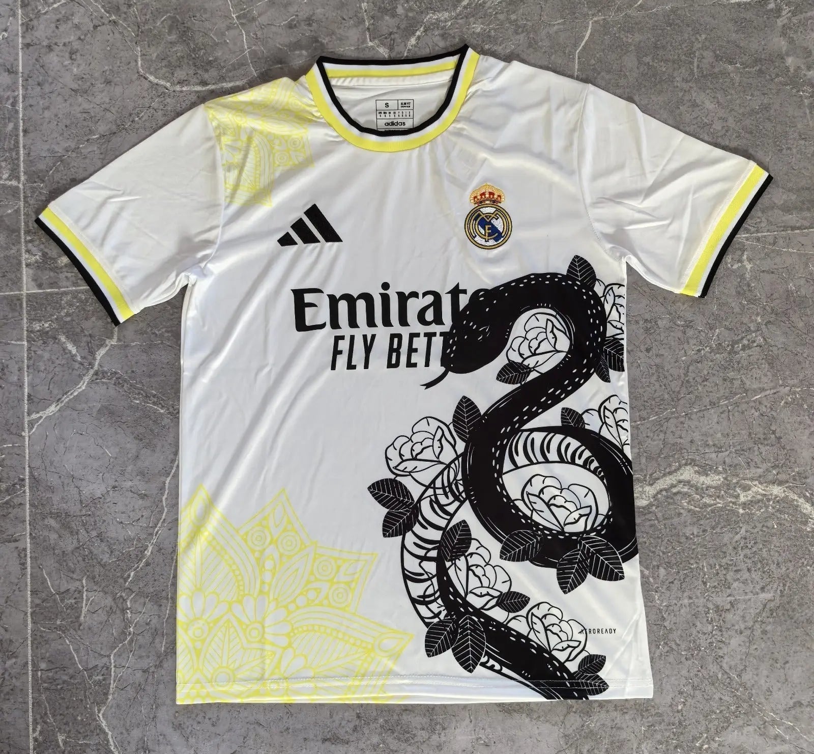Maillot 24/25 Real Madrid Spécial Serpent L'Univers Du Maillot