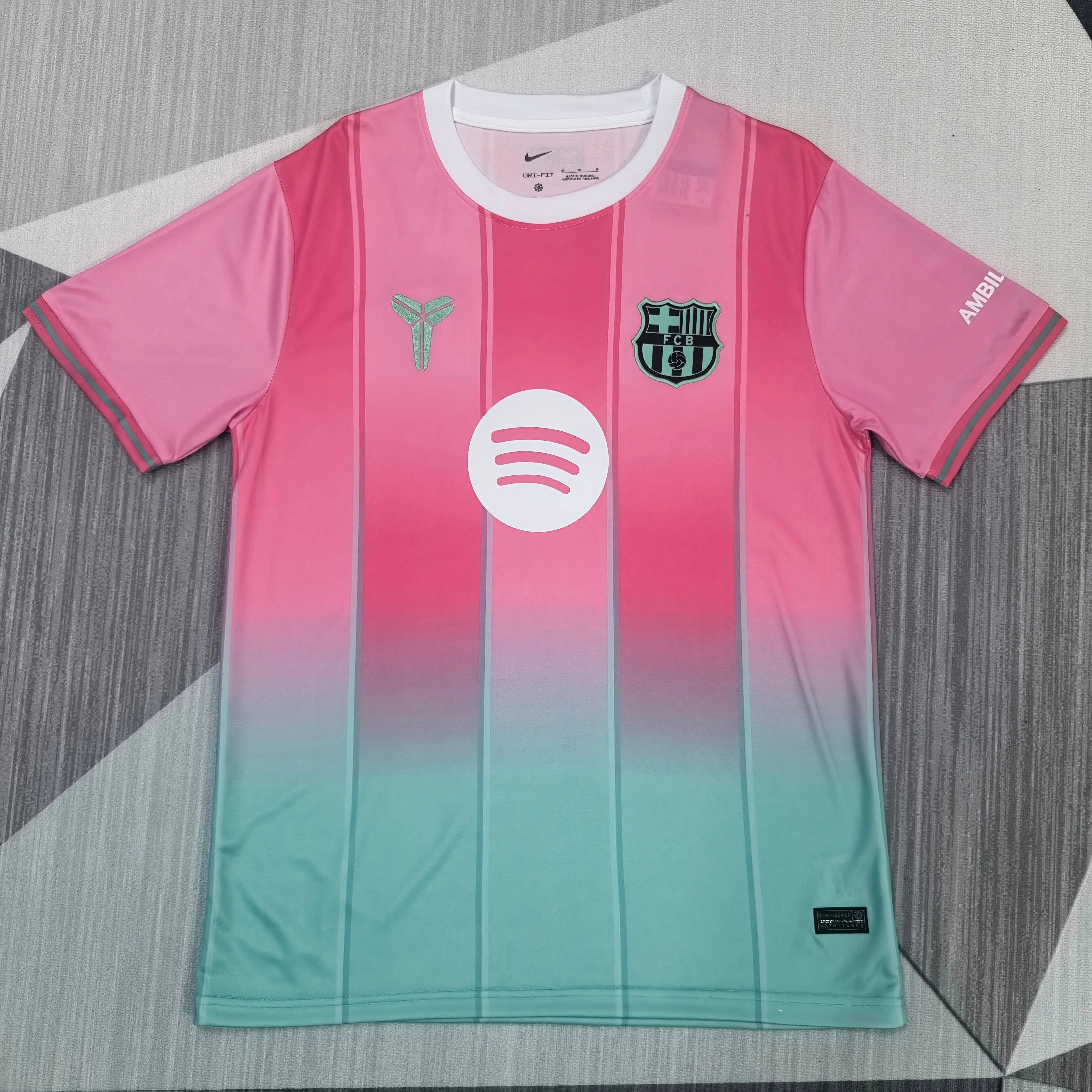 Maillot FC barcelone Concept spécial "Rose et bleu" kronosfoot