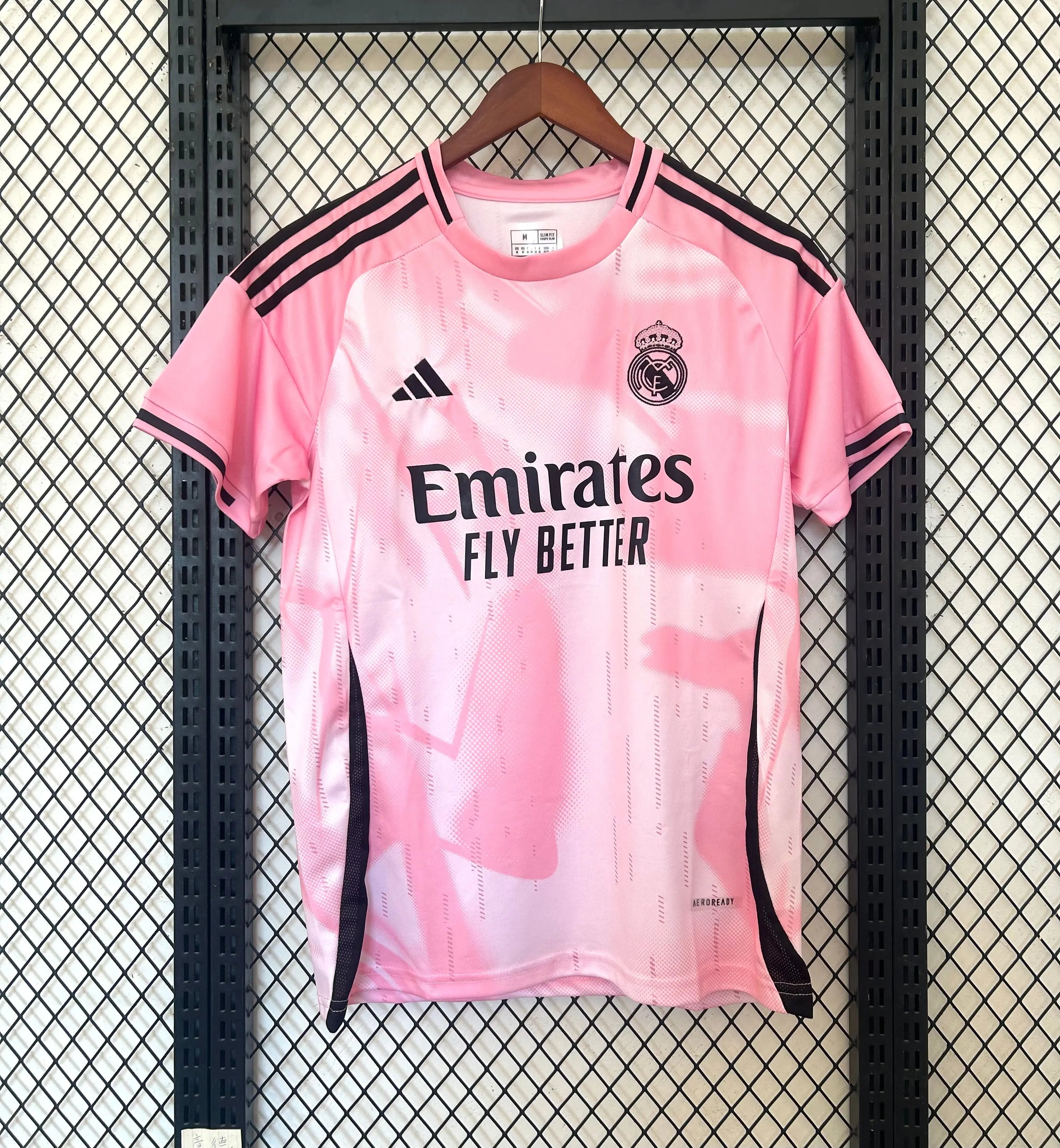 Maillot 24/25 Real Madrid Spécial Rose L'Univers Du Maillot