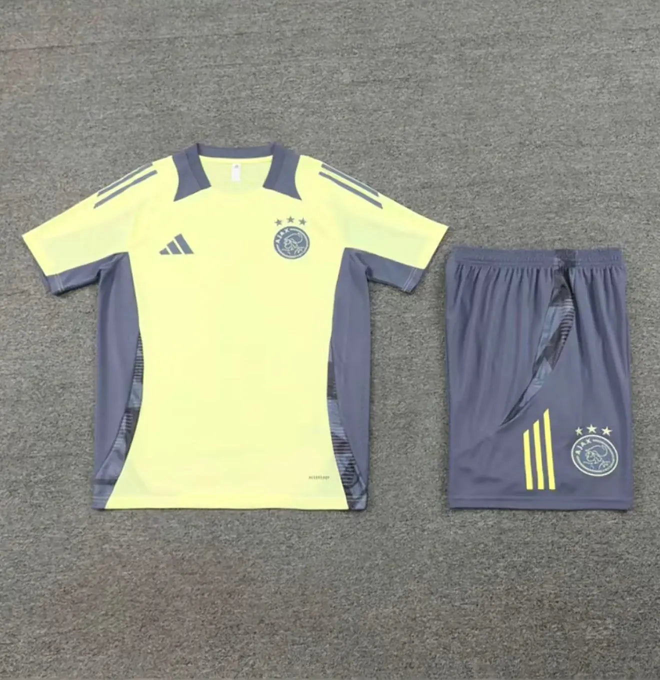 ensemble Ajax 2025 kronosfoot
